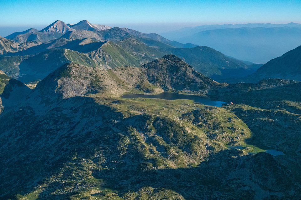 Tevno Lake and the shelter, seen from above